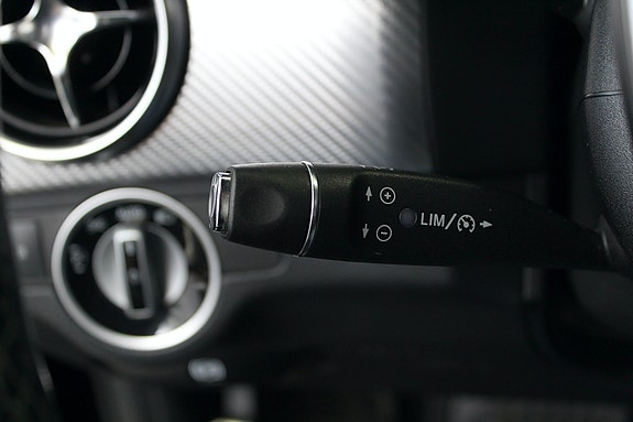 Mercedes-Benz GLK220 23 of 30