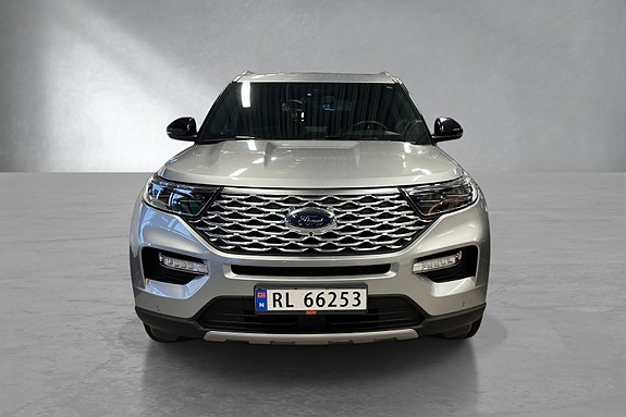 Ford Explorer 2 of 13