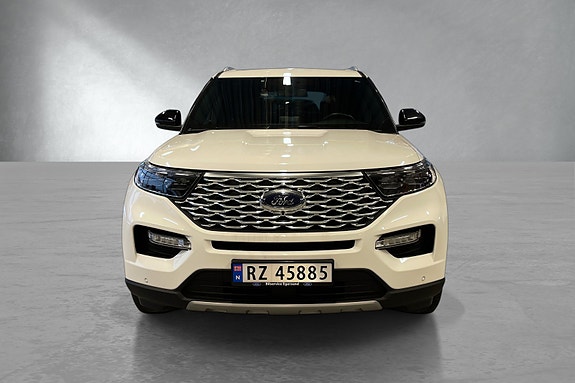 Ford Explorer 3 of 13