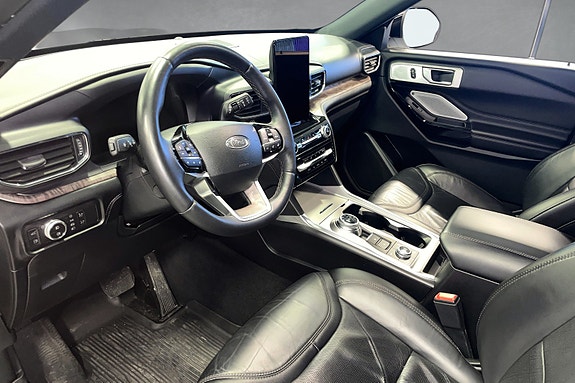 Ford Explorer 12 of 13