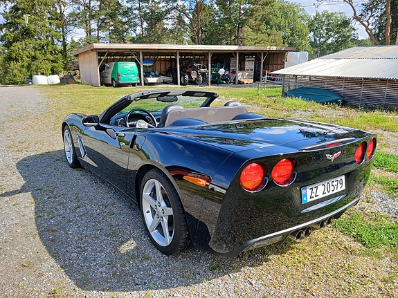 Chevrolet Corvette 11 of 20