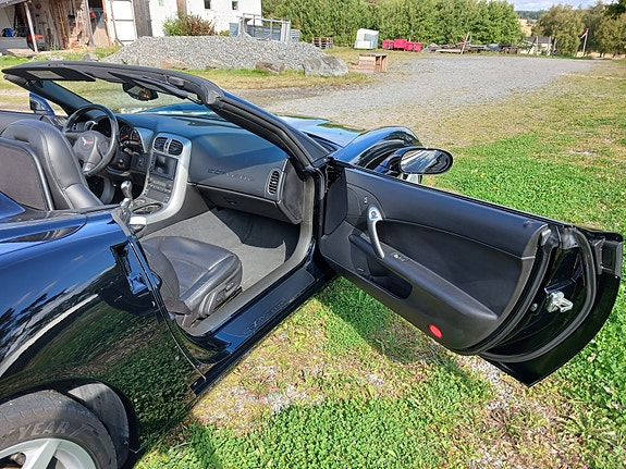 Chevrolet Corvette 8 of 20