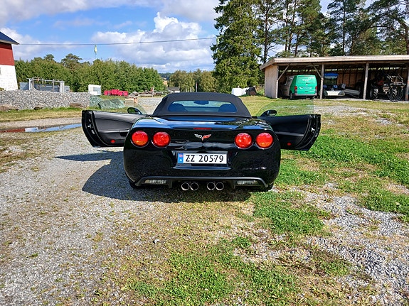 Chevrolet Corvette 4 of 20
