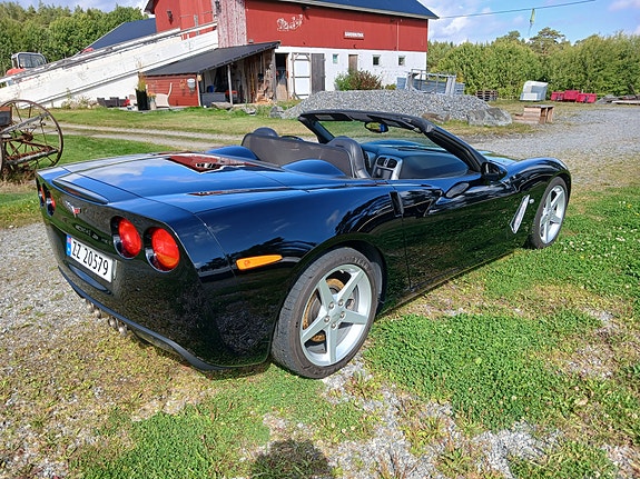 Chevrolet Corvette 12 of 20