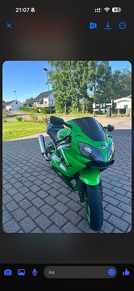 Kawasaki Ninja ZX-9R 6 of 17
