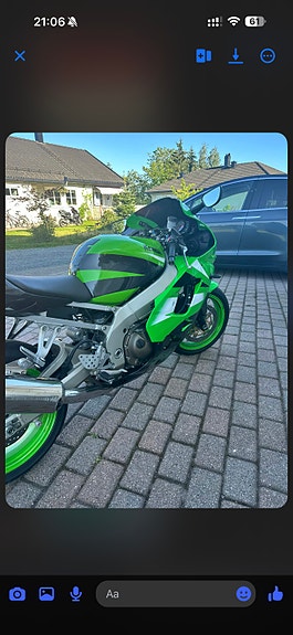 Kawasaki Ninja ZX-9R 8 of 17