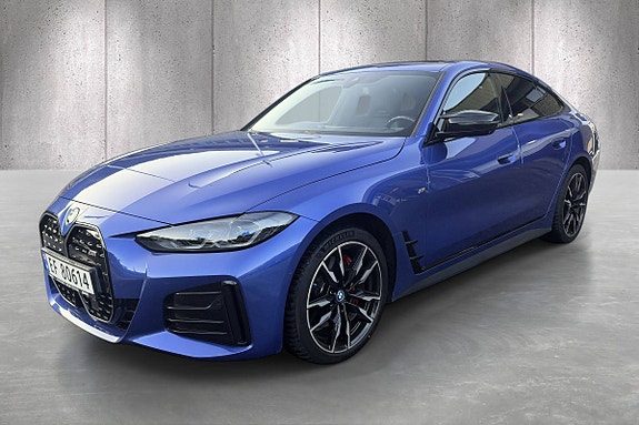 BMW i4 3 of 28