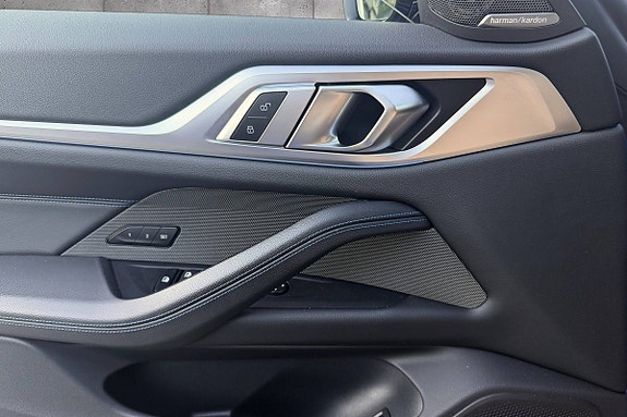 BMW i4 25 of 28