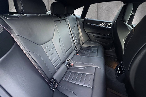 BMW i4 20 of 28