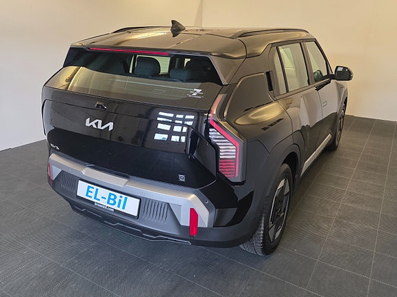 Kia EV3 8 of 30