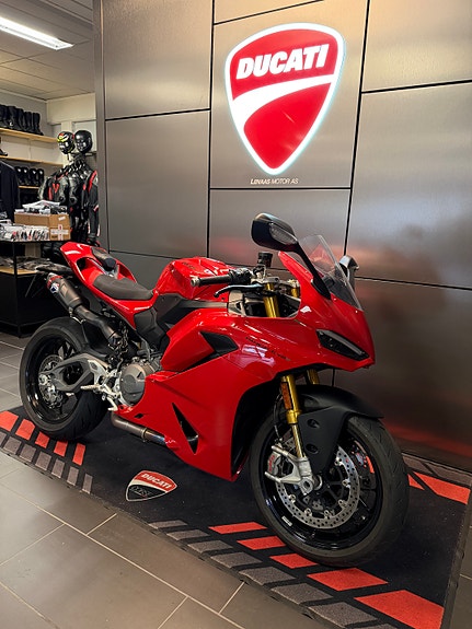 Ducati Panigale V2 S 2 of 8