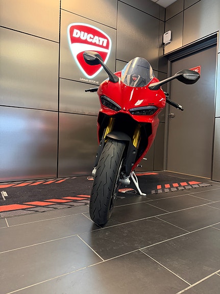 Ducati Panigale V2 S 5 of 8