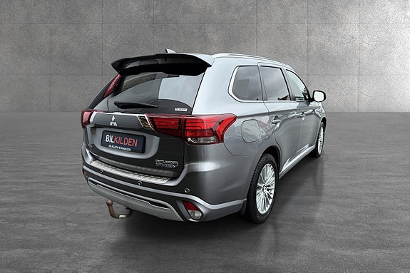 Mitsubishi Outlander 2 of 16