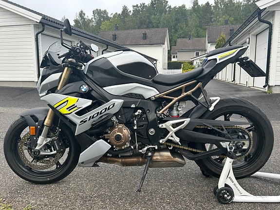 BMW S1000R Sport – helt nye Bridgestone S23-dekk – foliert 11 of 12