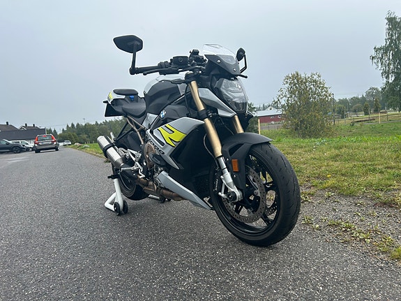 BMW S1000R Sport – helt nye Bridgestone S23-dekk – foliert 3 of 12