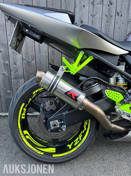 Yamaha YZF-R1 9 of 11