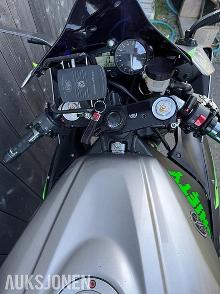 Yamaha YZF-R1 10 of 11