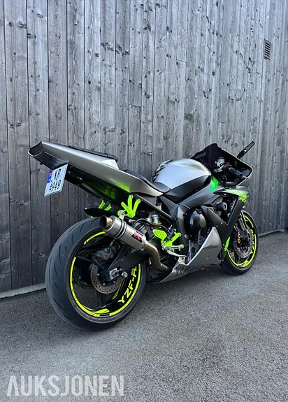 Yamaha YZF-R1 8 of 11