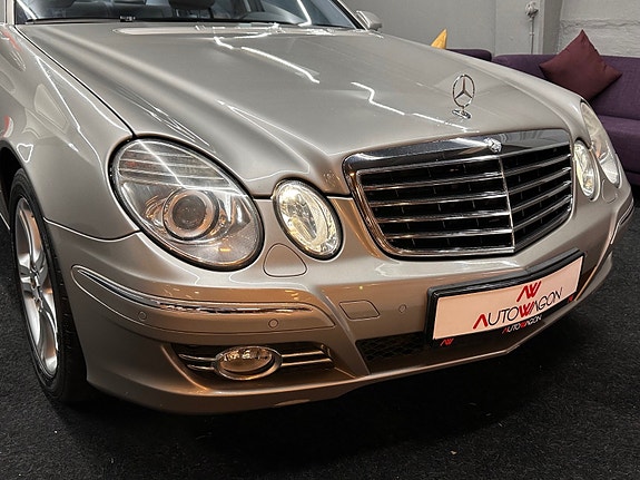 Mercedes-Benz 280 9 of 30