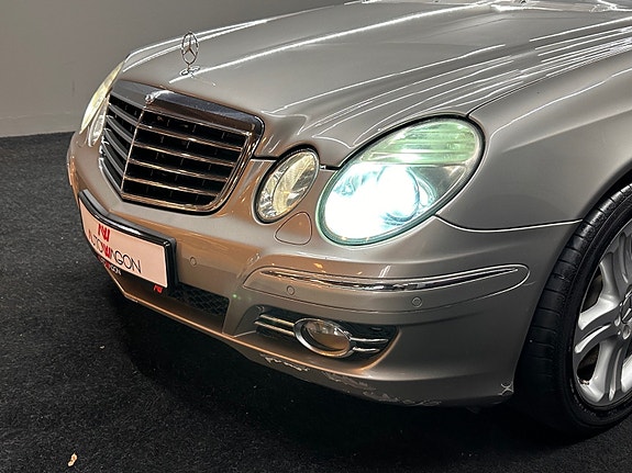 Mercedes-Benz 280 10 of 30