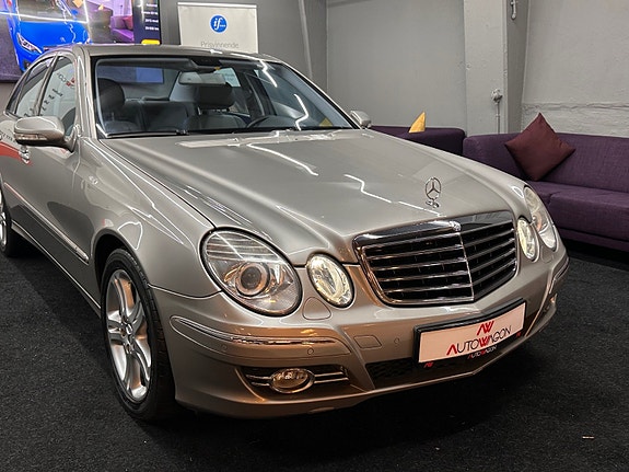 Mercedes-Benz 280 8 of 30