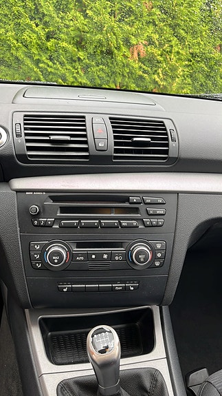 BMW 116i 9 of 23
