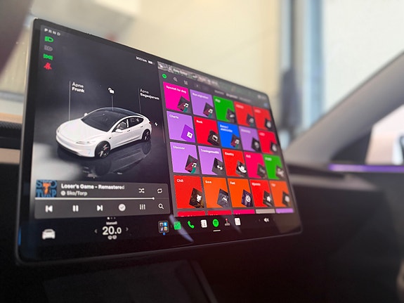 Tesla Model 3 20 of 25