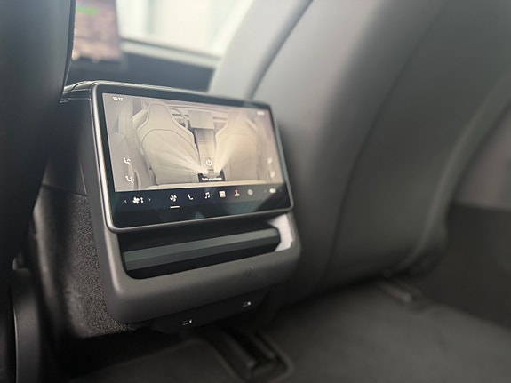 Tesla Model 3 24 of 25
