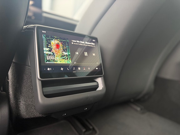 Tesla Model 3 22 of 25