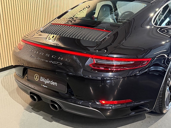 Porsche 911 Carrera 4 GTS 4 of 30