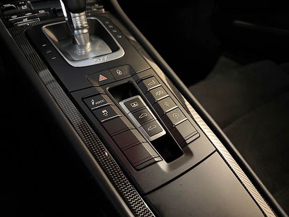 Porsche 911 Carrera 4 GTS 23 of 30