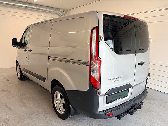 Ford Transit Custom 8 of 24