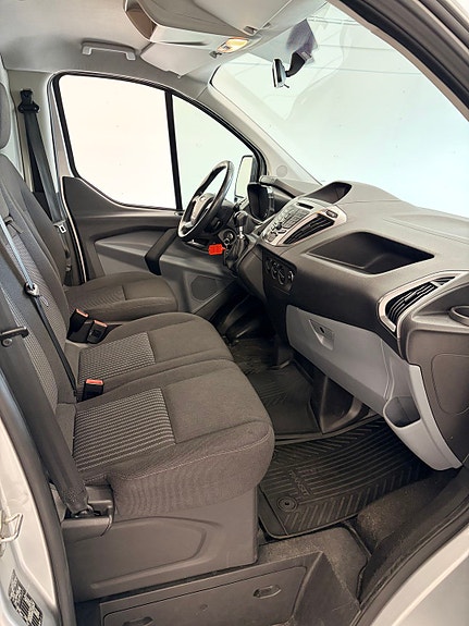 Ford Transit Custom 15 of 24