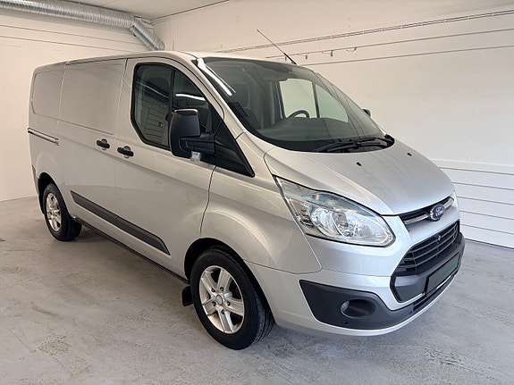 Ford Transit Custom 2 of 24