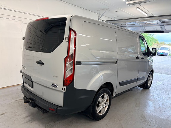Ford Transit Custom 6 of 24