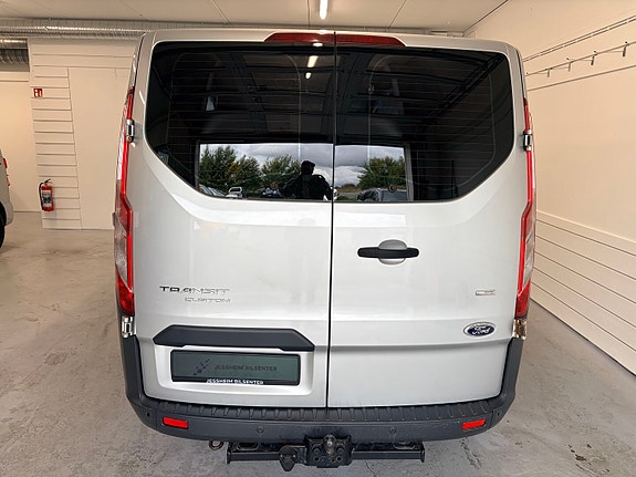 Ford Transit Custom 7 of 24