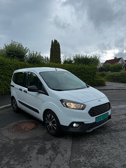 Ford Transit Courier 14 of 15