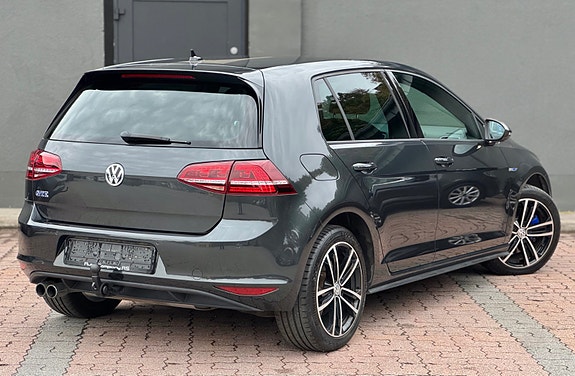 Volkswagen Golf VII 6 of 16