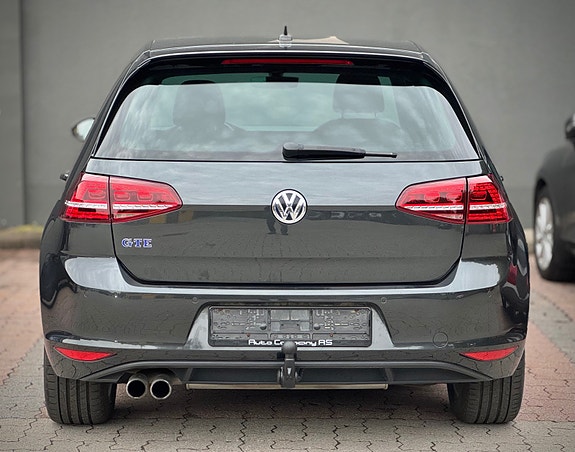 Volkswagen Golf VII 8 of 16