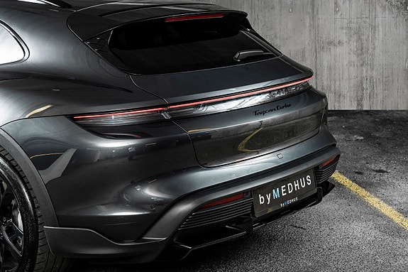 Porsche Taycan Turbo 12 of 30