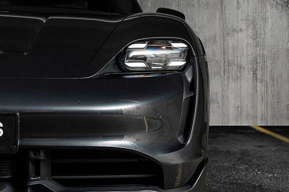 Porsche Taycan Turbo 5 of 30