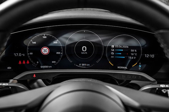 Porsche Taycan Turbo 21 of 30