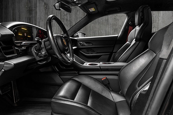 Porsche Taycan Turbo 15 of 30