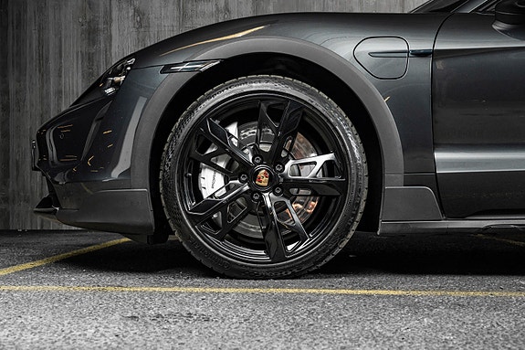 Porsche Taycan Turbo 8 of 30