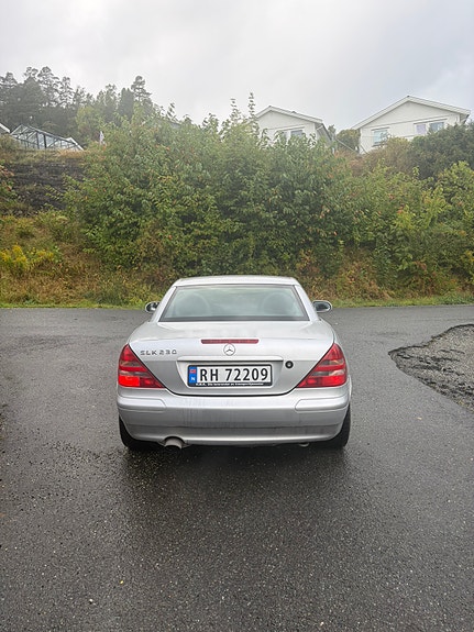 Mercedes-Benz SLK230 5 of 11