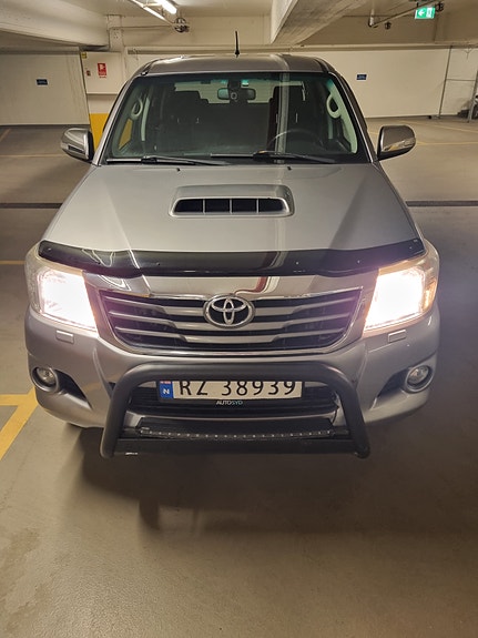 Toyota HiLux 11 of 21