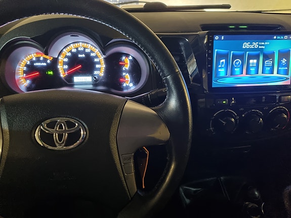 Toyota HiLux 20 of 21