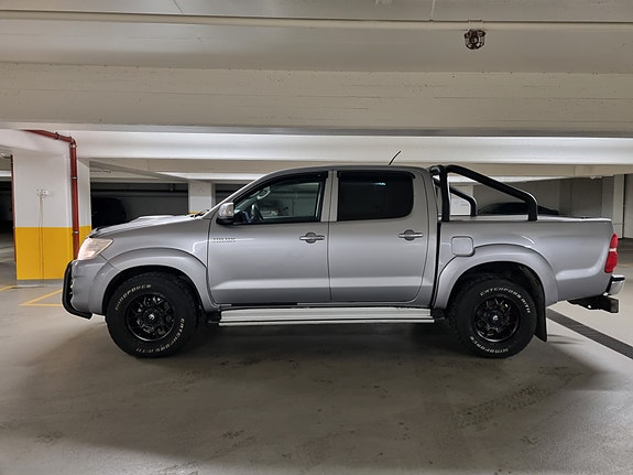 Toyota HiLux 8 of 21