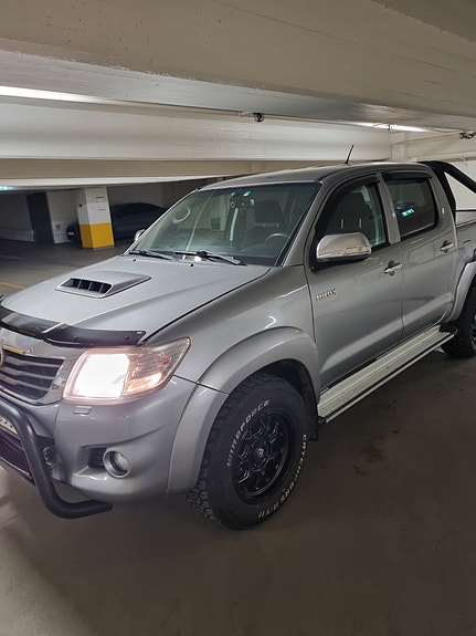 Toyota HiLux 9 of 21