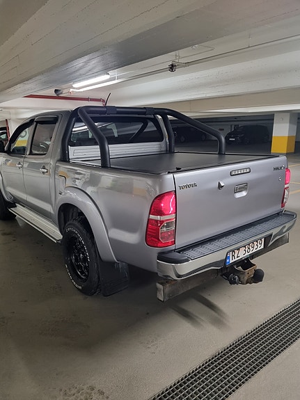 Toyota HiLux 7 of 21